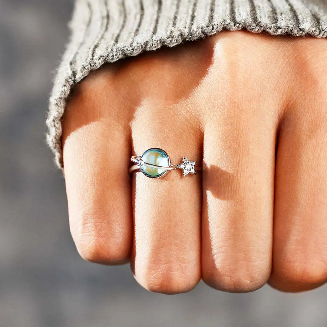 Rotatable Star Moon Ring